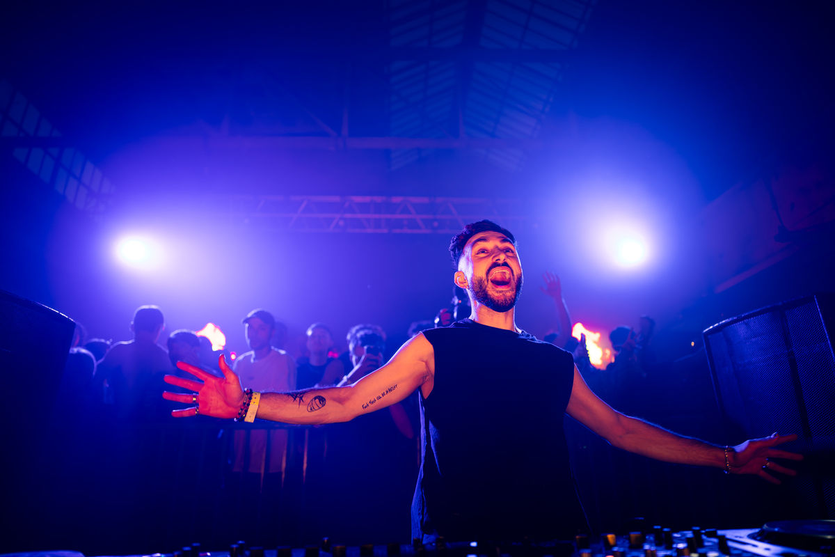 Loading... just a sec